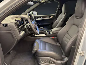 PORSCHE Cayenne E-Hybrid Black Edition