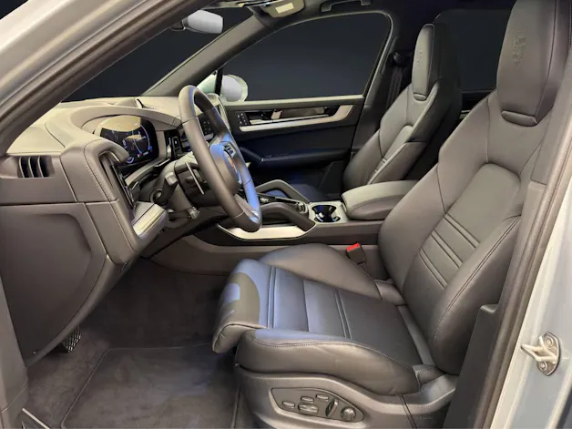 PORSCHE Cayenne E-Hybrid Black Edition