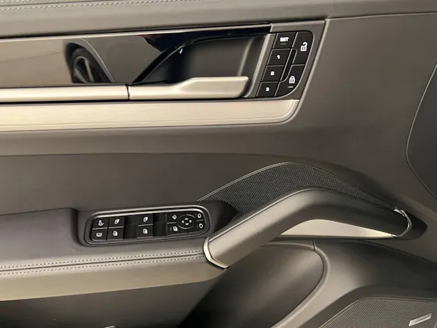 Porsche Cayenne E-Hybrid Black Edition