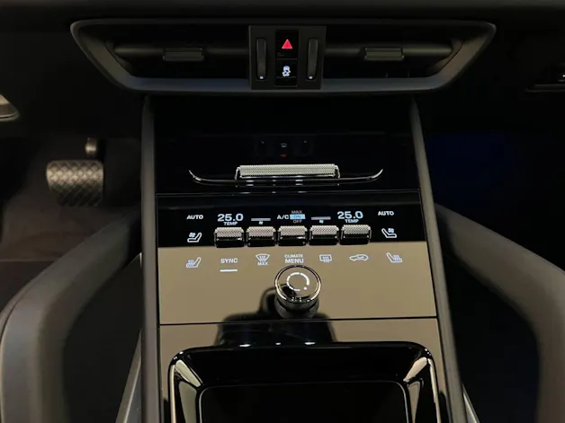 Porsche Cayenne E-Hybrid Black Edition