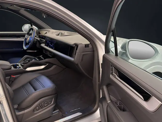 PORSCHE Cayenne E-Hybrid Black Edition