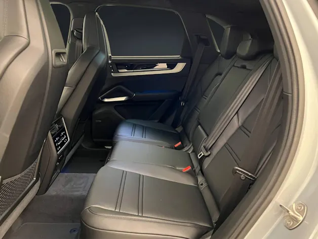 Porsche Cayenne E-Hybrid Black Edition