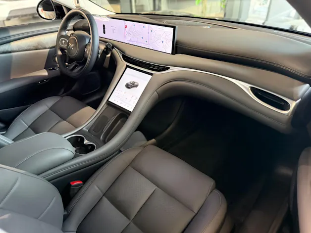 MG IM5 100kWh Performance 19