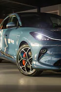 MG IM6 100kWh Performance 21" with active damping control system & air suspension
