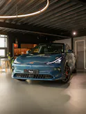 MG IM6 100kWh Performance 21" with active damping control system & air suspension