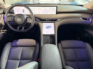 MG IM6 100kWh Performance 21" with active damping control system & air suspension