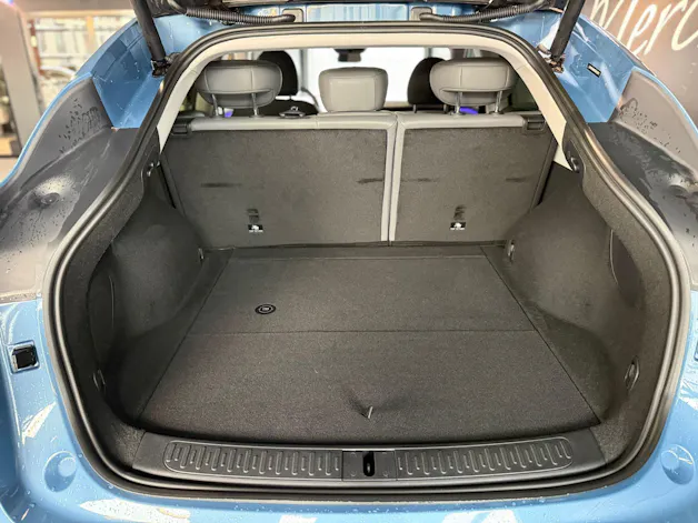 MG IM6 100kWh Performance 21" with active damping control system & air suspension