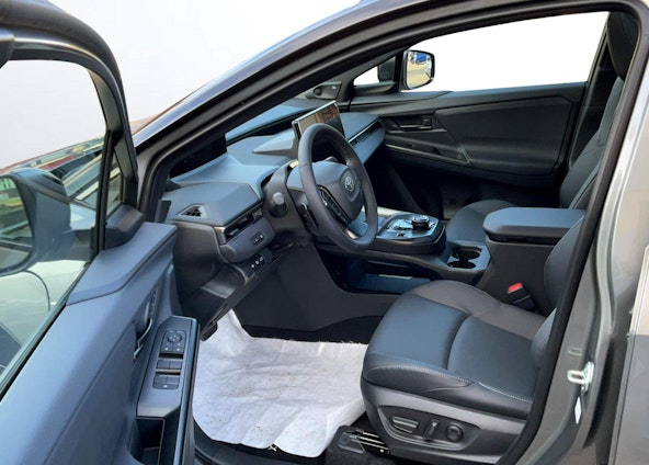 Vehicle image 3 Vehicle image 3