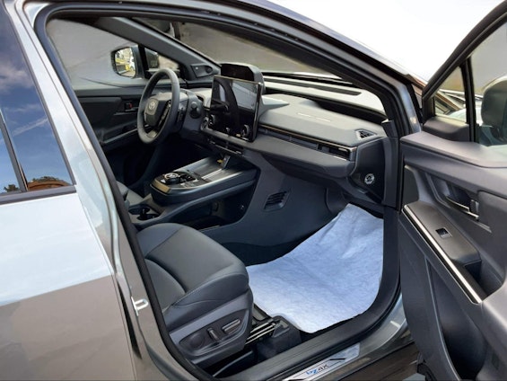 Vehicle image 14 Vehicle image 14