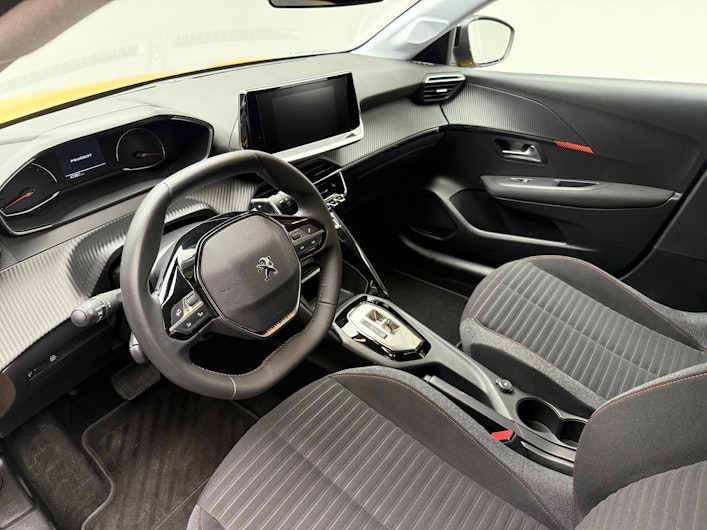 Vehicle image PEUGEOT 208