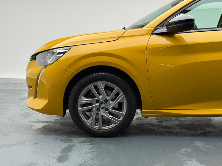 Vehicle image PEUGEOT 208