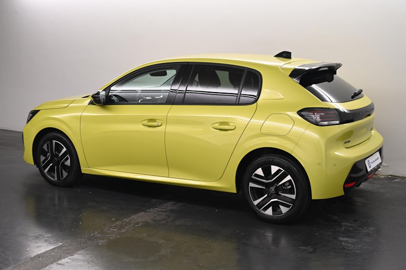 Vehicle image PEUGEOT 208