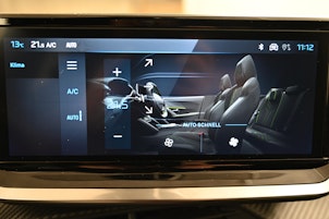 Vehicle image PEUGEOT 2008 1.2 Hybrid 145 Allure Premium