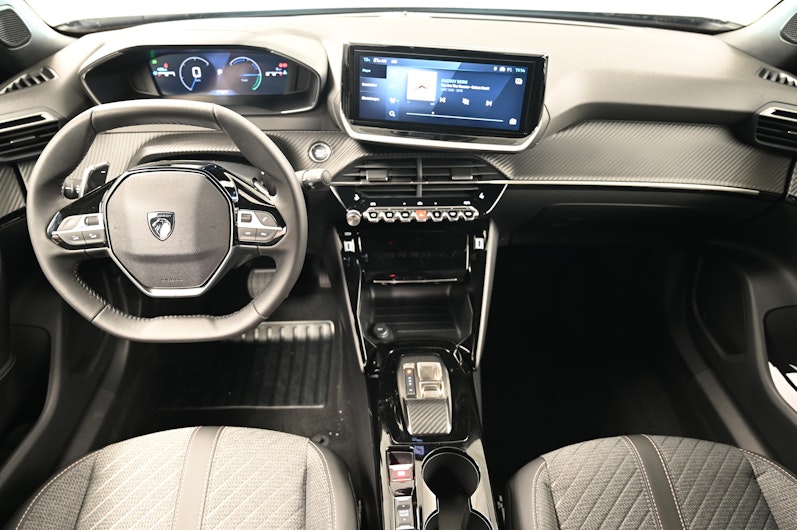 Vehicle image PEUGEOT 2008
