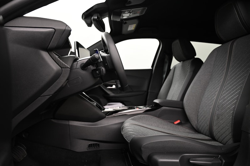 Vehicle image PEUGEOT 2008