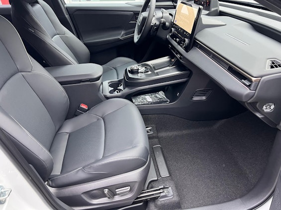 Vehicle image 12 Vehicle image 12