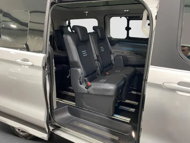 Ford Tourneo Custom Bus 320 L1 2.0 EcoBlue 170 PS Active 4x4
