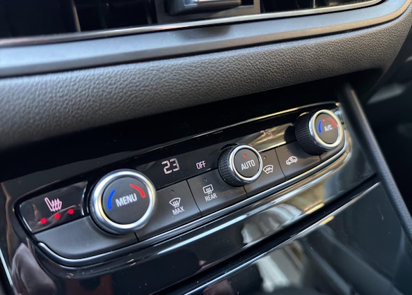 Vehicle image 10 Vehicle image 10