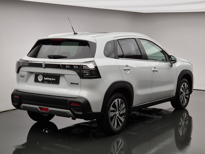 Vehicle image SUZUKI S-CROSS