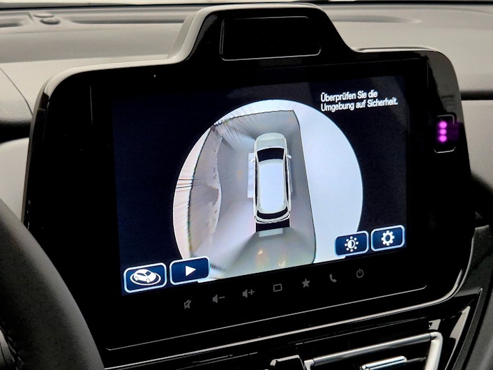 Vehicle image SUZUKI S-CROSS