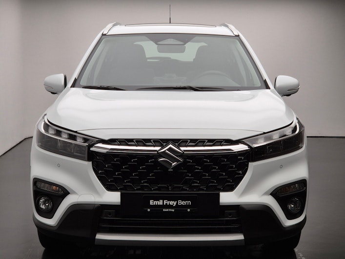 Vehicle image SUZUKI S-CROSS