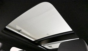 Vehicle image LAND ROVER Range Rover Evoque 1.5 T 270e Dynamic HSE