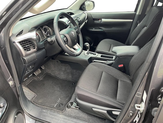 Vehicle image 5 Vehicle image 5