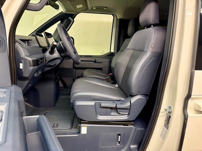 Vehicle image KIA PV5