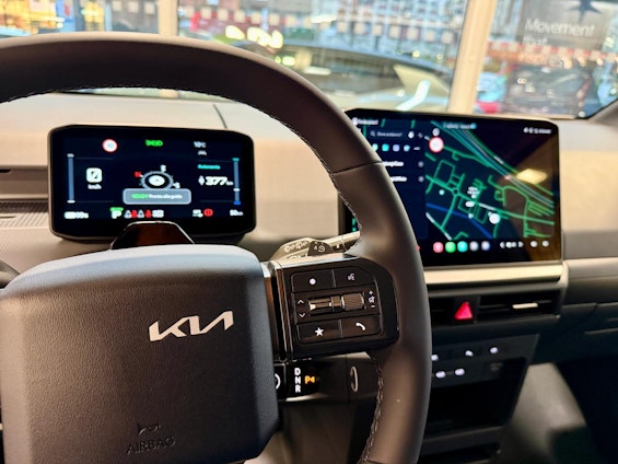 Vehicle image 13 Vehicle image 13