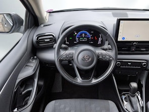 Vehicle image TOYOTA Yaris 1.5 VVT-i HSD Trend