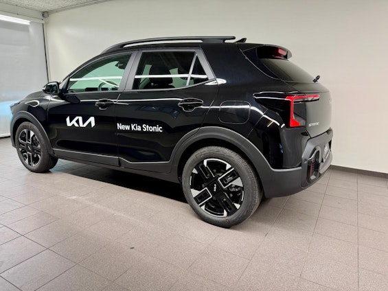 Vehicle image 4 Vehicle image 4