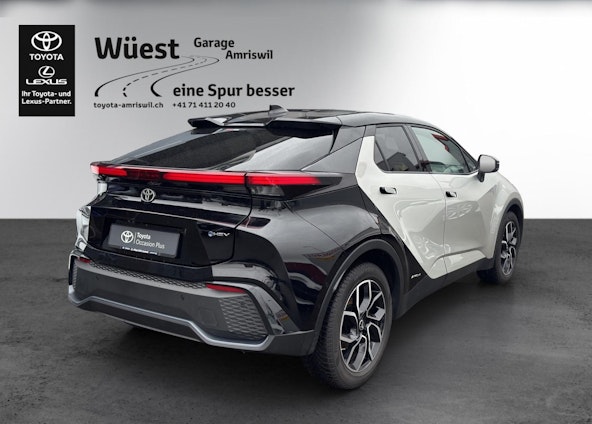 Vehicle image 4 Vehicle image 4