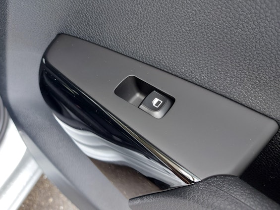 Vehicle image 21 Vehicle image 21