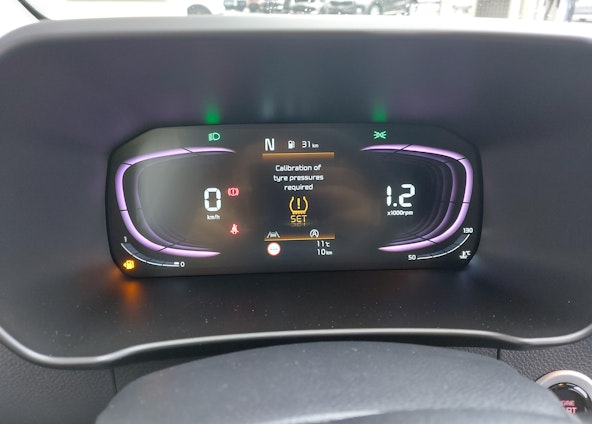 Vehicle image 17 Vehicle image 17