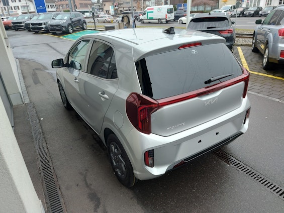 Vehicle image 14 Vehicle image 14