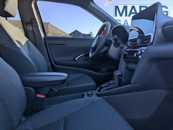 Vehicle image 8 Vehicle image 8