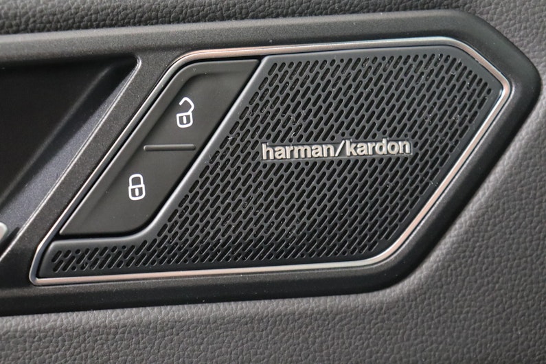 Vehicle image VW TIGUAN