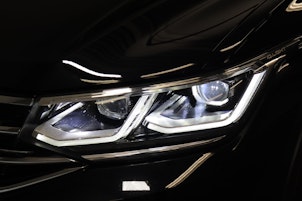 Vehicle image VW Tiguan 2.0 TSI R-Line DSG