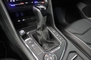 Vehicle image VW Tiguan 2.0 TSI R-Line DSG