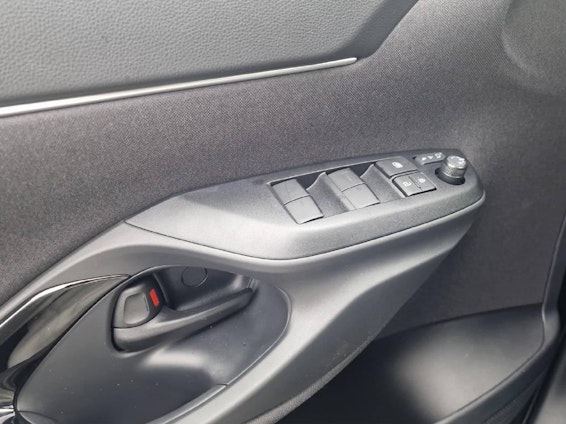 Vehicle image 7 Vehicle image 7