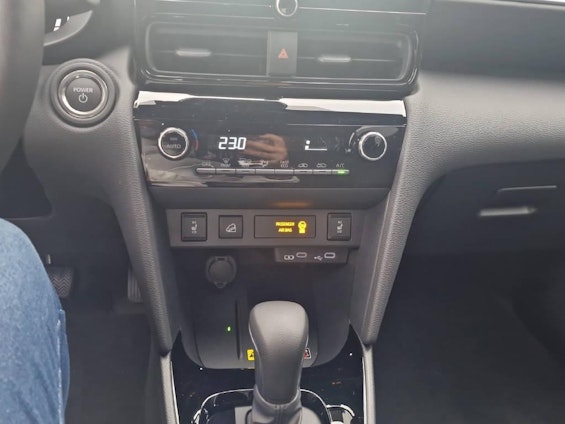 Vehicle image 12 Vehicle image 12