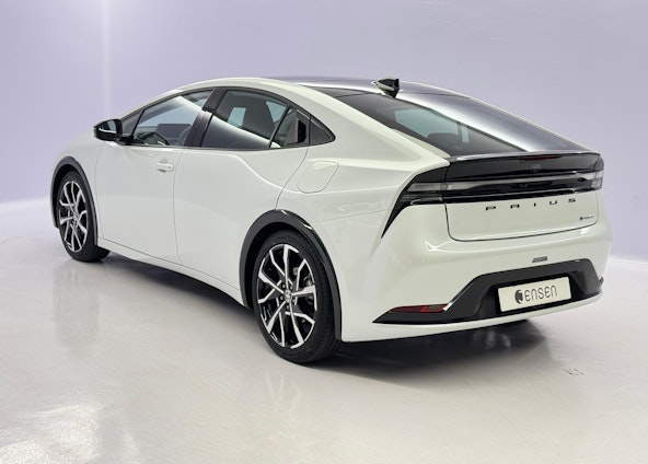 Vehicle image 4 Vehicle image 4