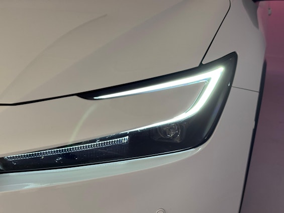 Vehicle image 18 Vehicle image 18