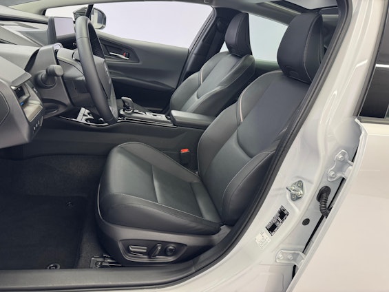 Vehicle image 8 Vehicle image 8