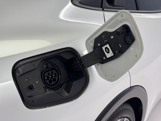 Vehicle image 15 Vehicle image 15