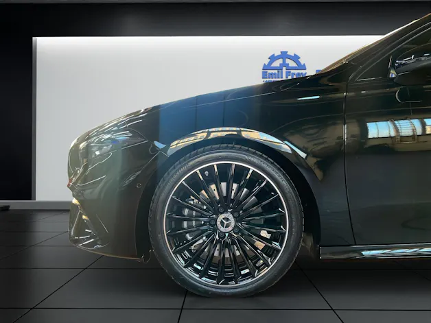 Mercedes-Benz A 220 4MATIC AMG Line