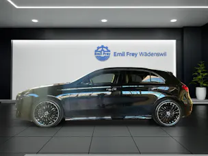 Mercedes-Benz A 220 4MATIC AMG Line
