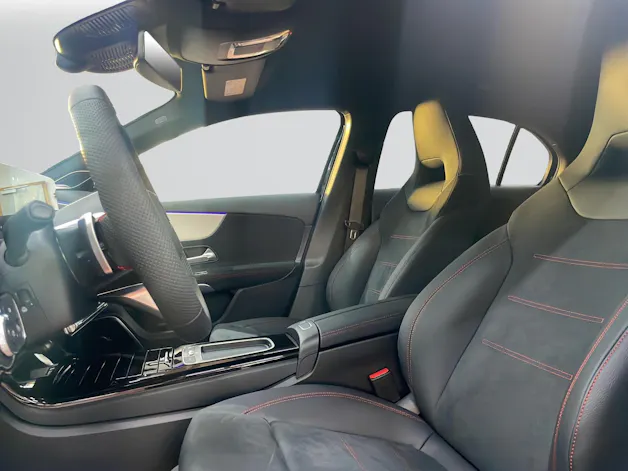 Mercedes-Benz A 220 4MATIC AMG Line
