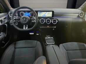 https://vehicle.imgix.net/4119743/fae75a08-31f9-48bd-b8a9-97040209b5c5.jpg