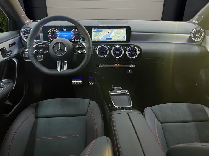 Fahrzeugbild MERCEDES-BENZ A 220